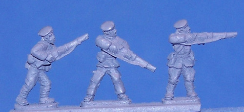 PIG130008 - INTERNATIONAL BRIGADE, BERET, ETC... PIG130008 - INTERNATIONAL BRIGADE, BERET, ETC...