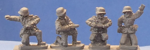 PIG080670 - GERMAN EW AT CREW