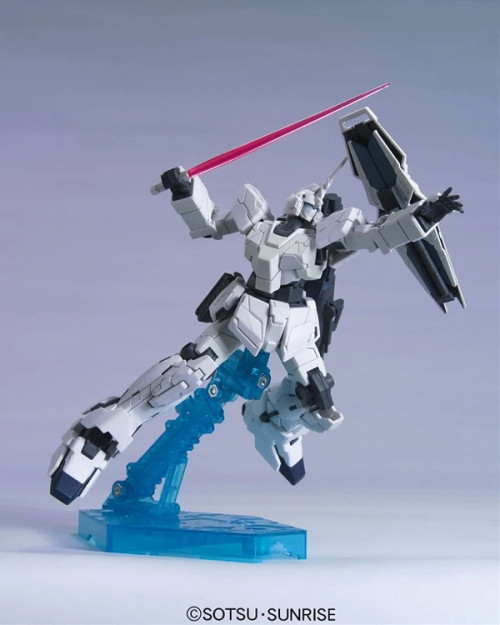 HGUC #101 - RX-0 Unicorn Gundam [Unicorn Mode]