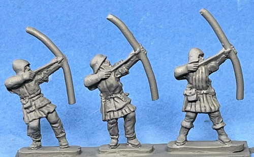 PIG230079 - BOWMEN SHOOTING UPWARDS PIG230079 - BOWMEN SHOOTING UPWARDS