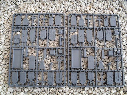 SCENERY: 28mm Gravestones & Ravens - RENGS1