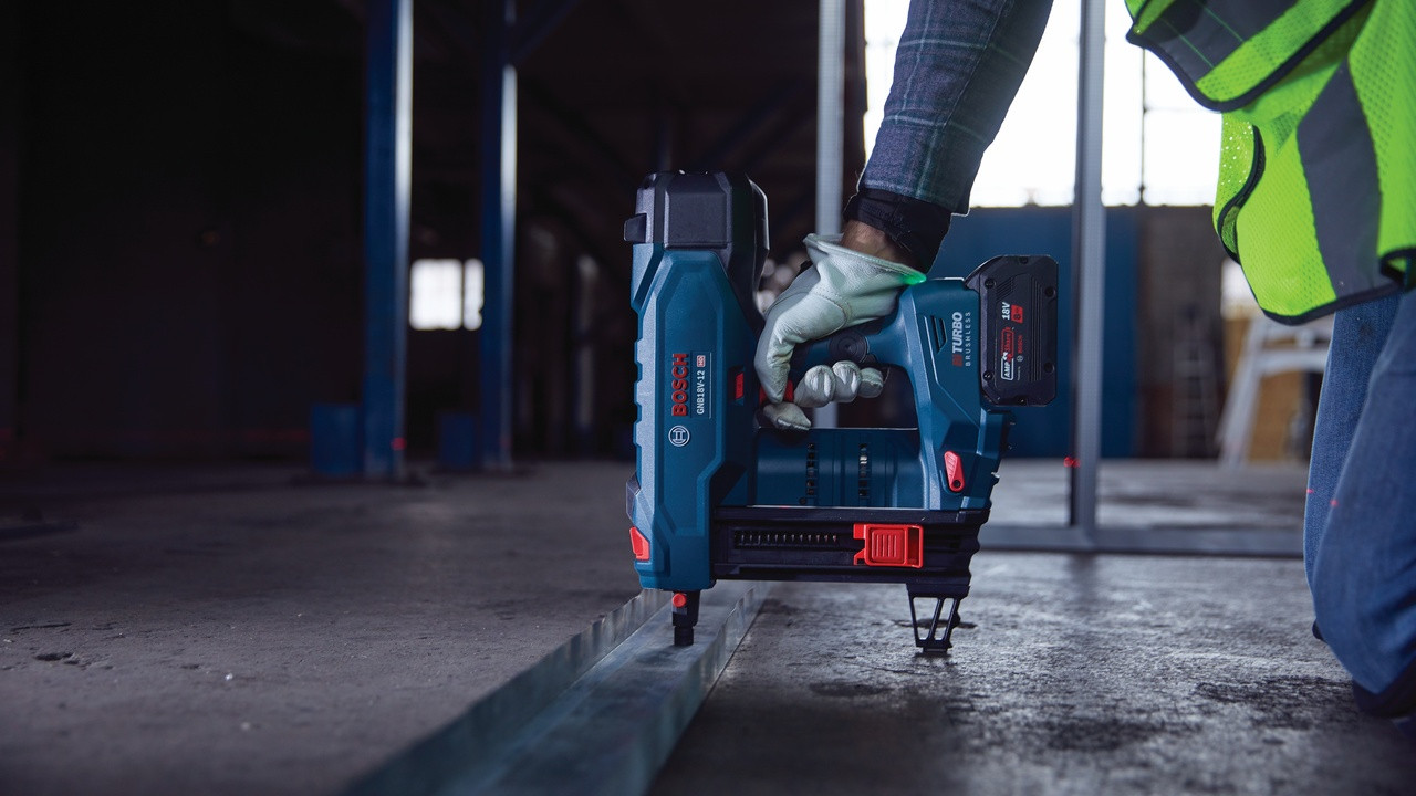 Bosch GNB18V 12K14 PROFACTOR 18V Concrete Nailer Kit with 1 CORE18V 8 Ah High Performance Battery