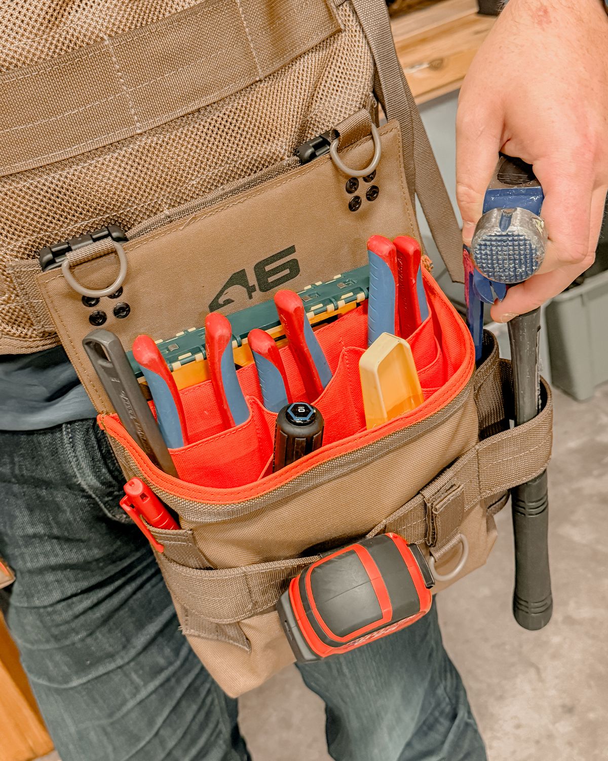 Atlas 46 Main Tool Attachment Pouch ROTATE/QUICK RELEASE Coyote