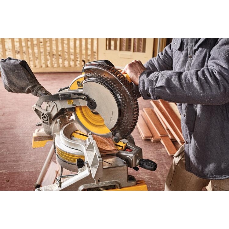 Dewalt DWS713 15 Amp 10 In. Electric Single-Bevel Compound Miter Saw