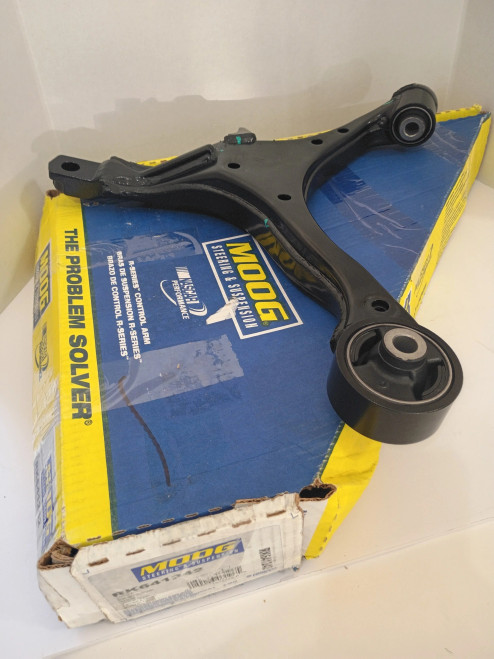 MOOG CONTROL ARM RK641242