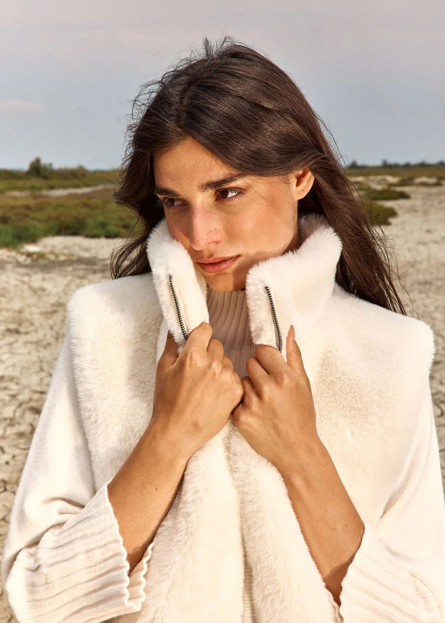 LAUREN VIDAL Short Sleeveless Faux Fur Vest With High Collar And