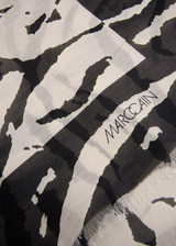 MARC CAIN SPORTS Magnolia Scarf With Print | AS B4.07 Z12