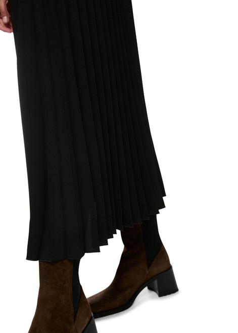 MARC CAIN COLLECTIONS Black Dress With Viscose And Pleats | ZC 21.33 W94