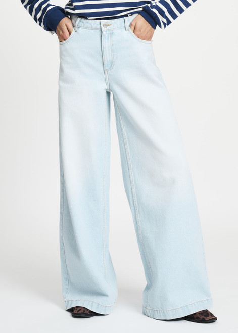 POM AMSTERDAM Blue Jeans - Jamy Baggy Wideleg Light Blue | SP9444