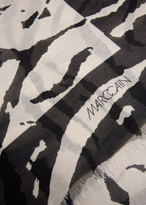 MARC CAIN SPORTS Magnolia Scarf With Print | AS B4.07 Z12