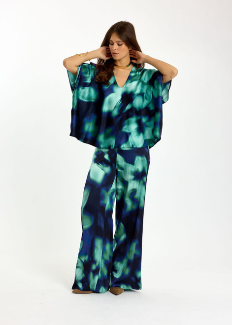 LAUREN VIDAL Poncho Shape Top Rika Blue | RIKA