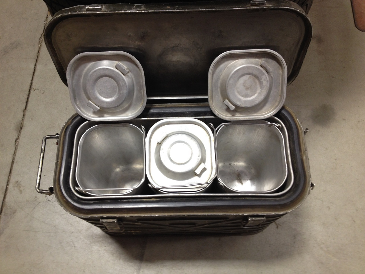 military mermite food container