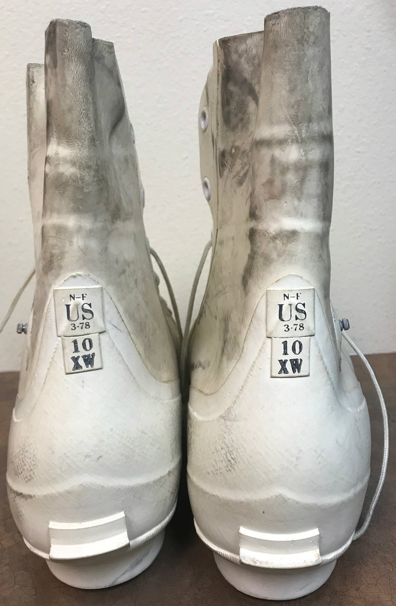 USED White Mickey Mouse or Bunny Boot With Valve