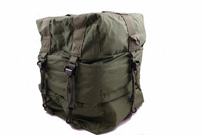 parachutist weapons and individual equipment pack