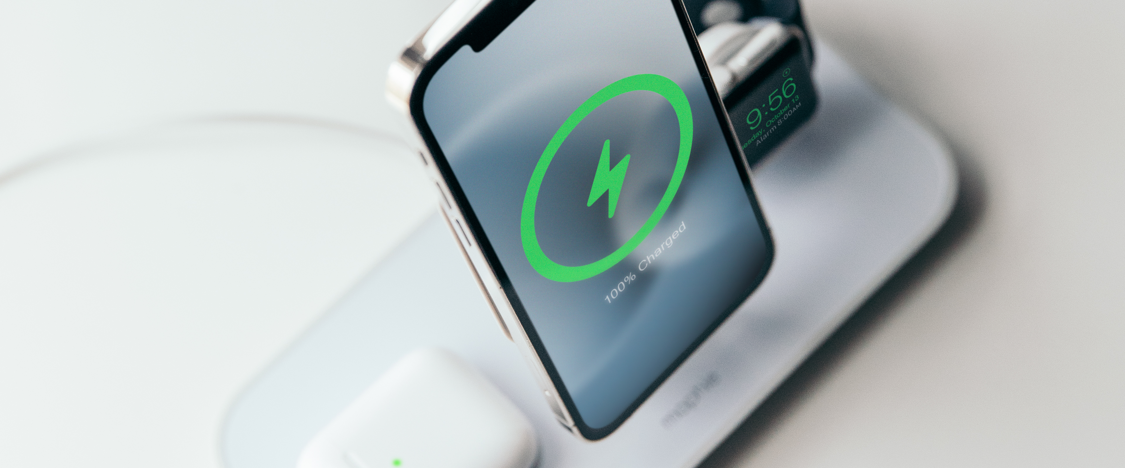 MagSafe Vs Lighning Charging