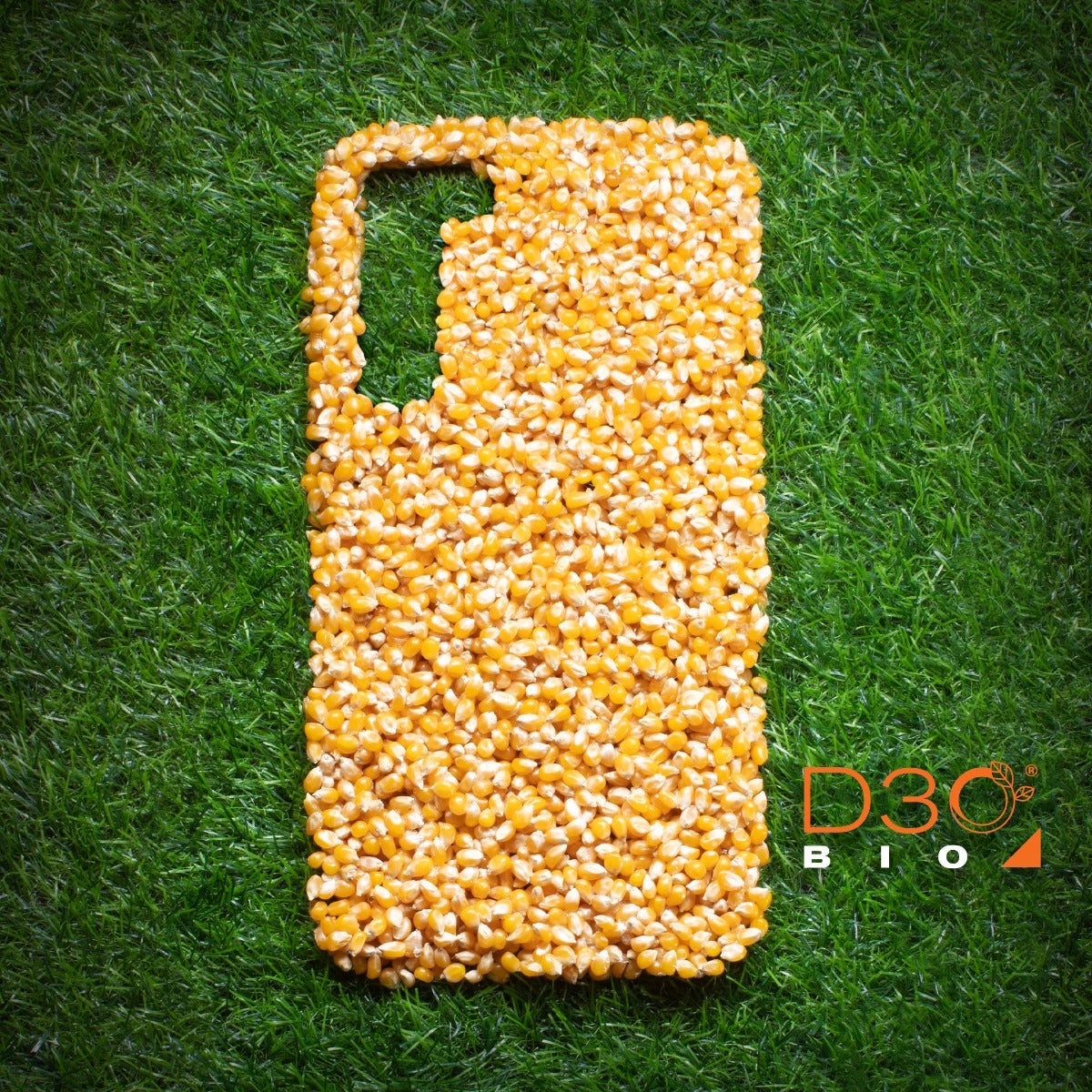 Made with D3O®
||D3O® is a pliable, flexible material that hardens on impact, dissipating shock and protecting your device.