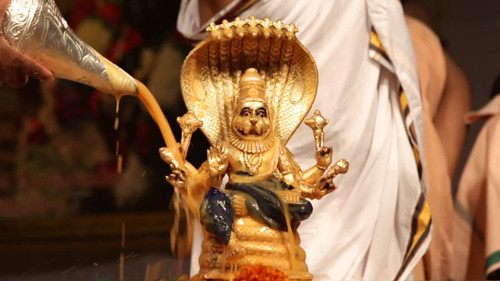 Madhu Abhisheka