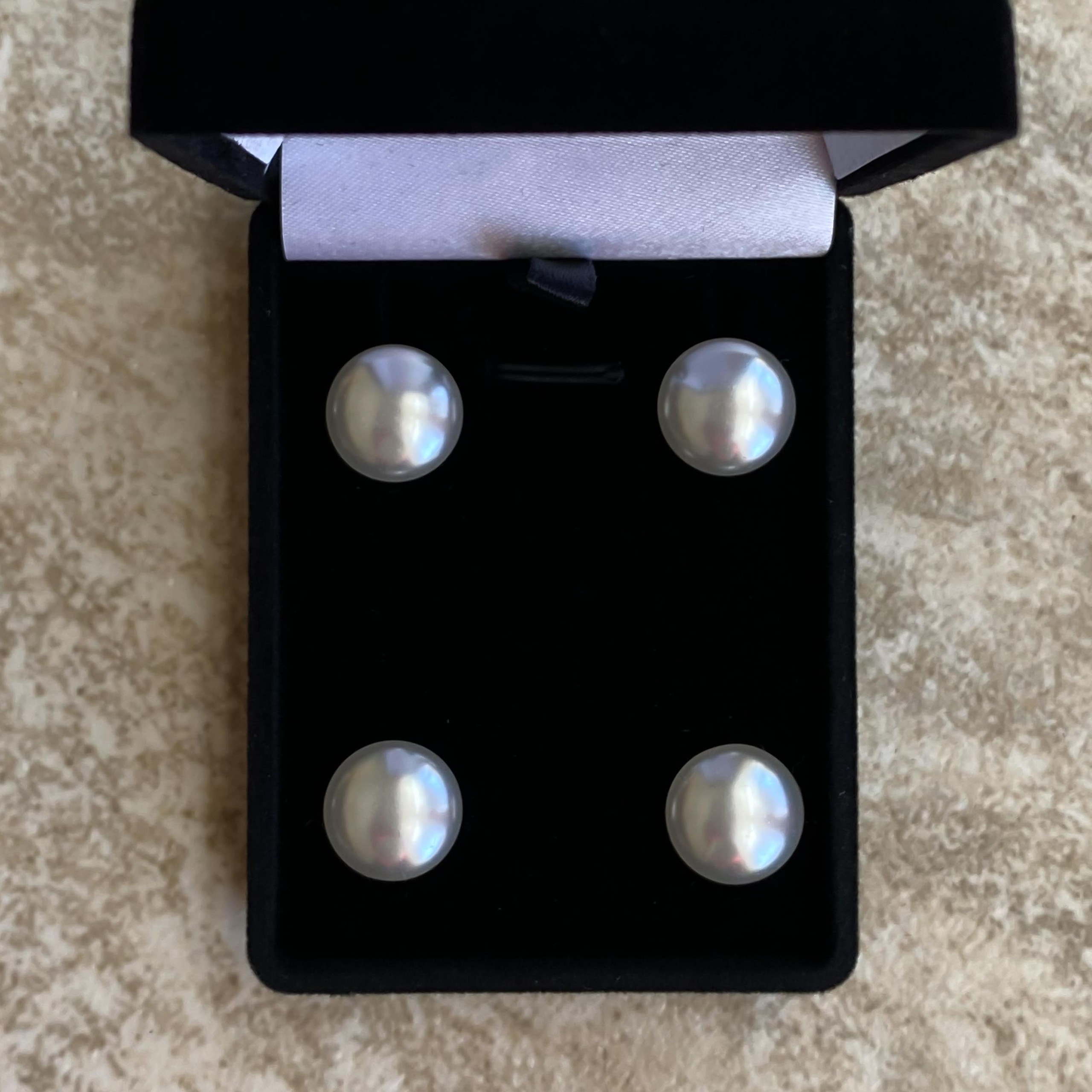 thumbnail image 2 of Jet Black Magnetic Number Pins For Horse Shows With Rivoli Crystals - In Gate Impressions 2 of 6