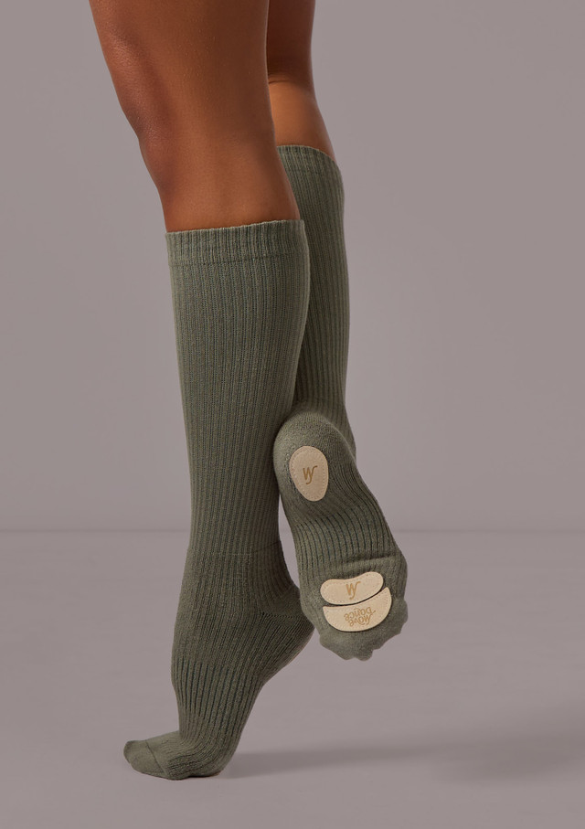 Move Dance Axis Performance-Tanzsocken Khaki Front [GrÃ¼n]