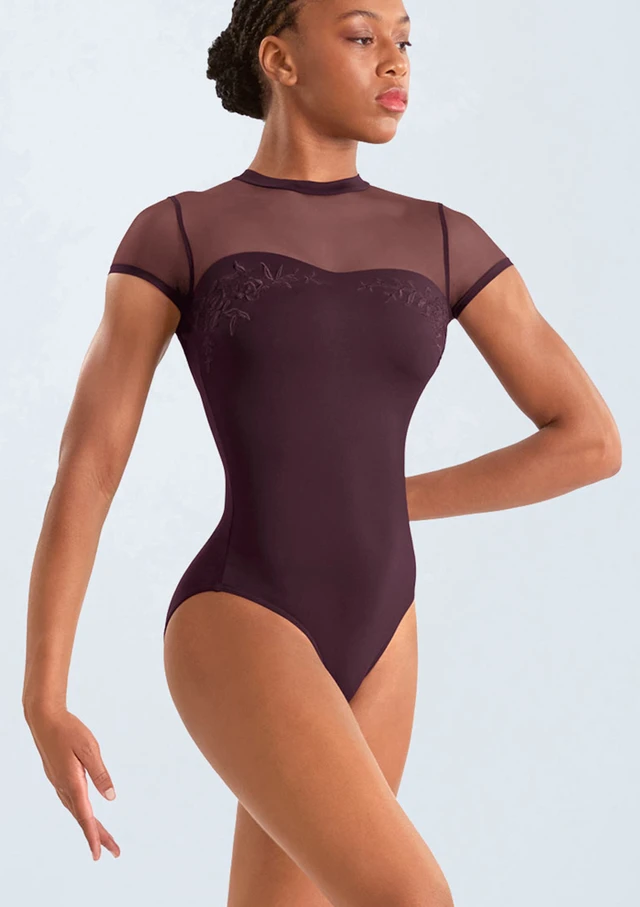 Mirella Trikot mit floraler Stickerei und Stehkragen Merlot Front [Rot]