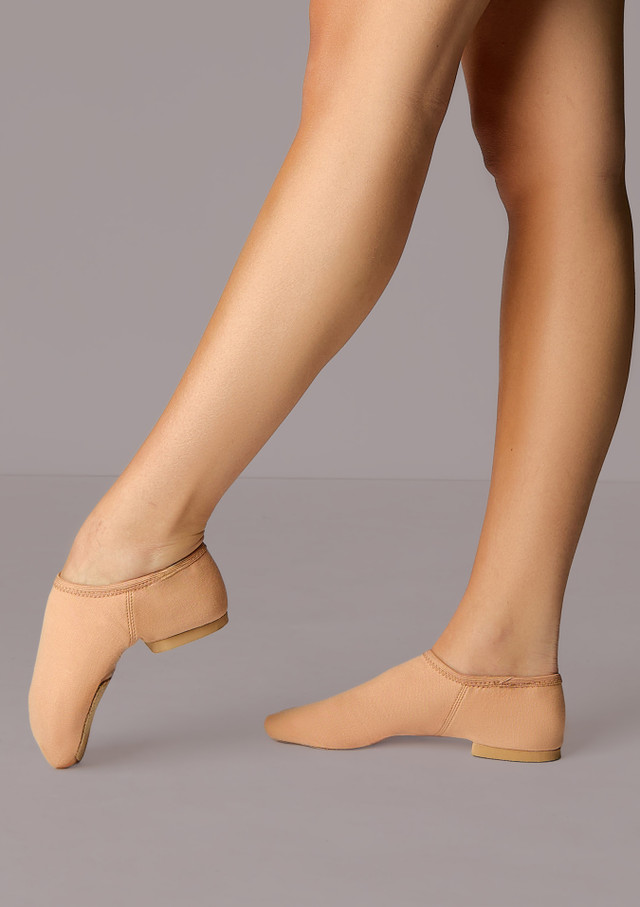 So Danca Leinen-Jazzschuh - geteilte Sohle - Hautfarben Nude Front [Tan]