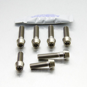 Titanium Top & Bottom Clamp Yoke Pinch Kit Titanium Top & Bottom Clamp Yoke Pinch Kit