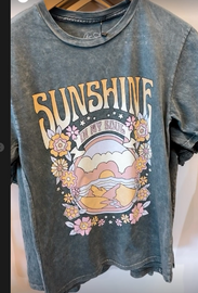 Picture of graphic tee that reads Sunshine in my soul