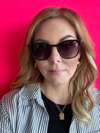 Picture of woman wearing metal wayfarer sunglasses