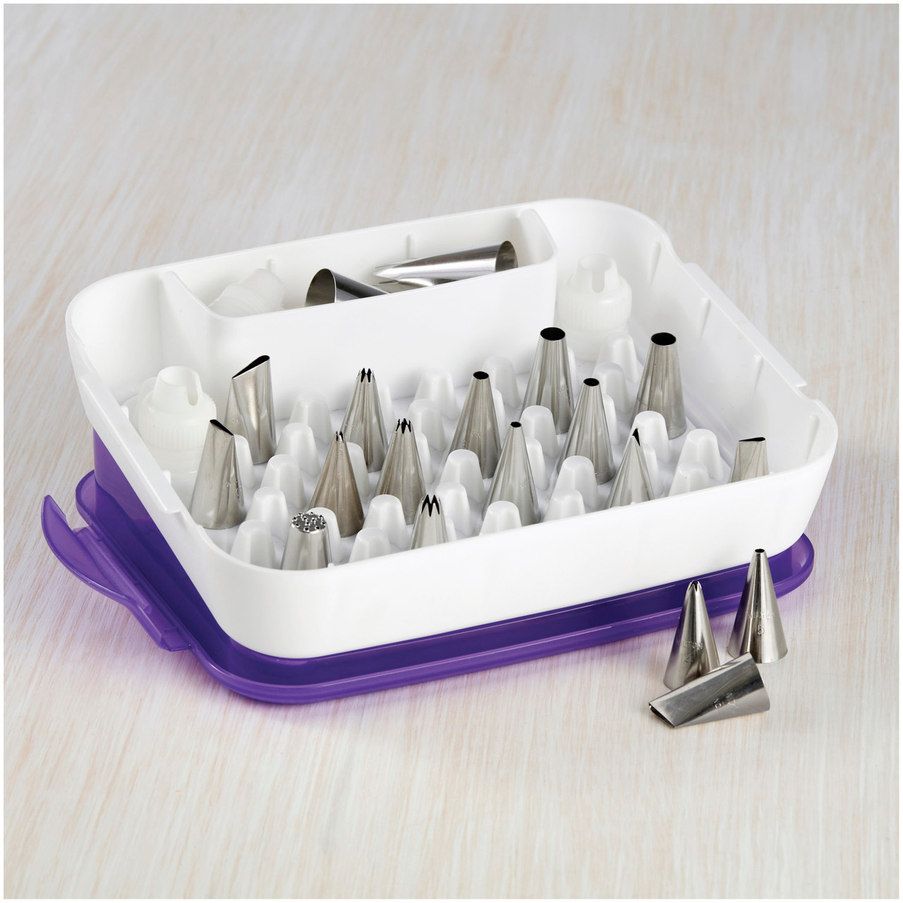 Wilton® Deluxe Tip 22 Piece Set Plus Organizer – Art Is In Cakes, Bakery  Supply