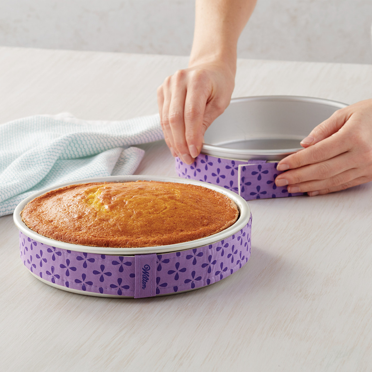 Wilton Small and Tall Aluminum 2 x 6-inch Layer Cake Pan Set 2- Piece
