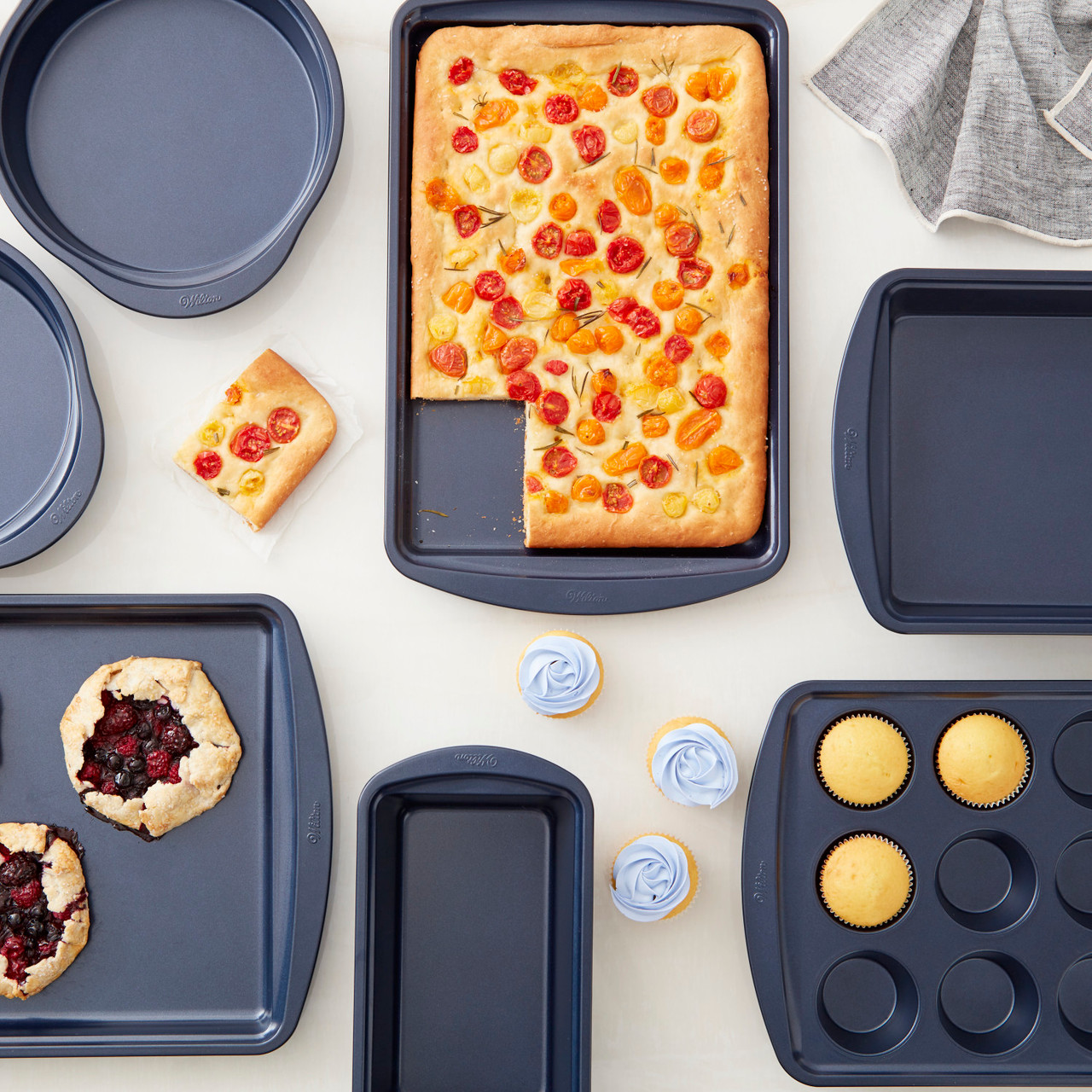 Baking Traditions 7-Piece Baking Pans Set