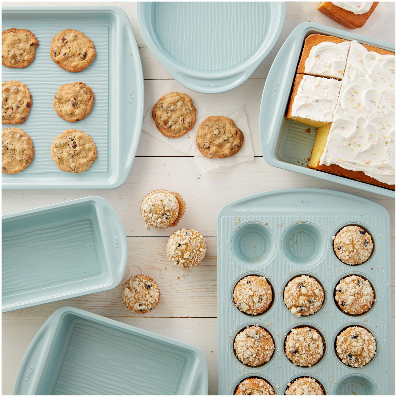 Baking Traditions 7-Piece Baking Pans Set