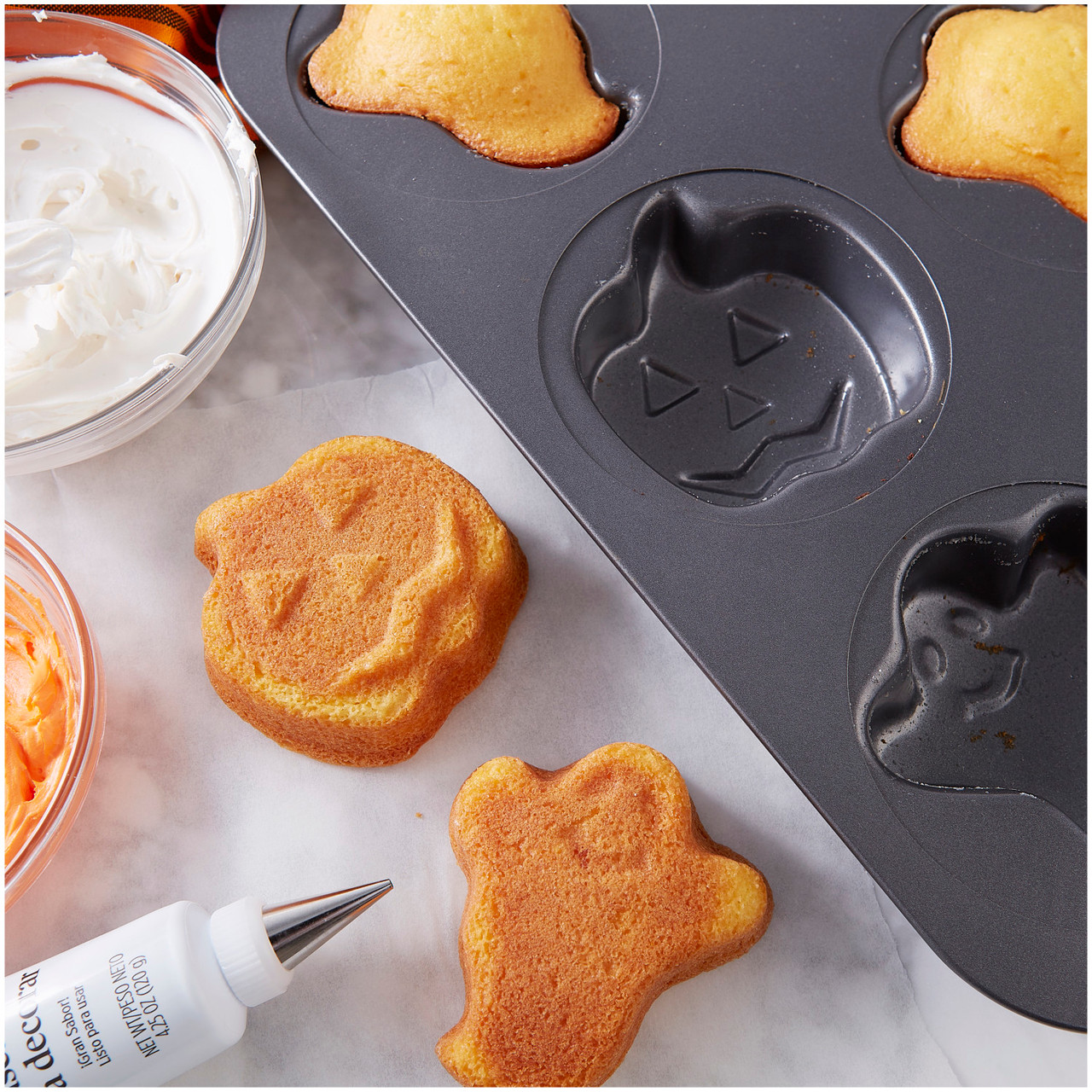 Wilton | Kitchen | Wilton Jackolantern Pumpkin Face Halloween Fall Cake Pan  With Instructions | Poshmark