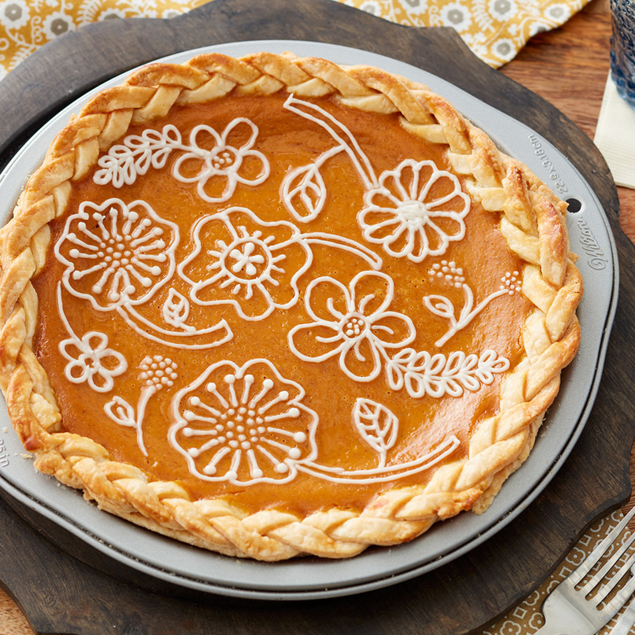 How to Decorate a Pumpkin Pie: Tips, Tricks, and Inspiration