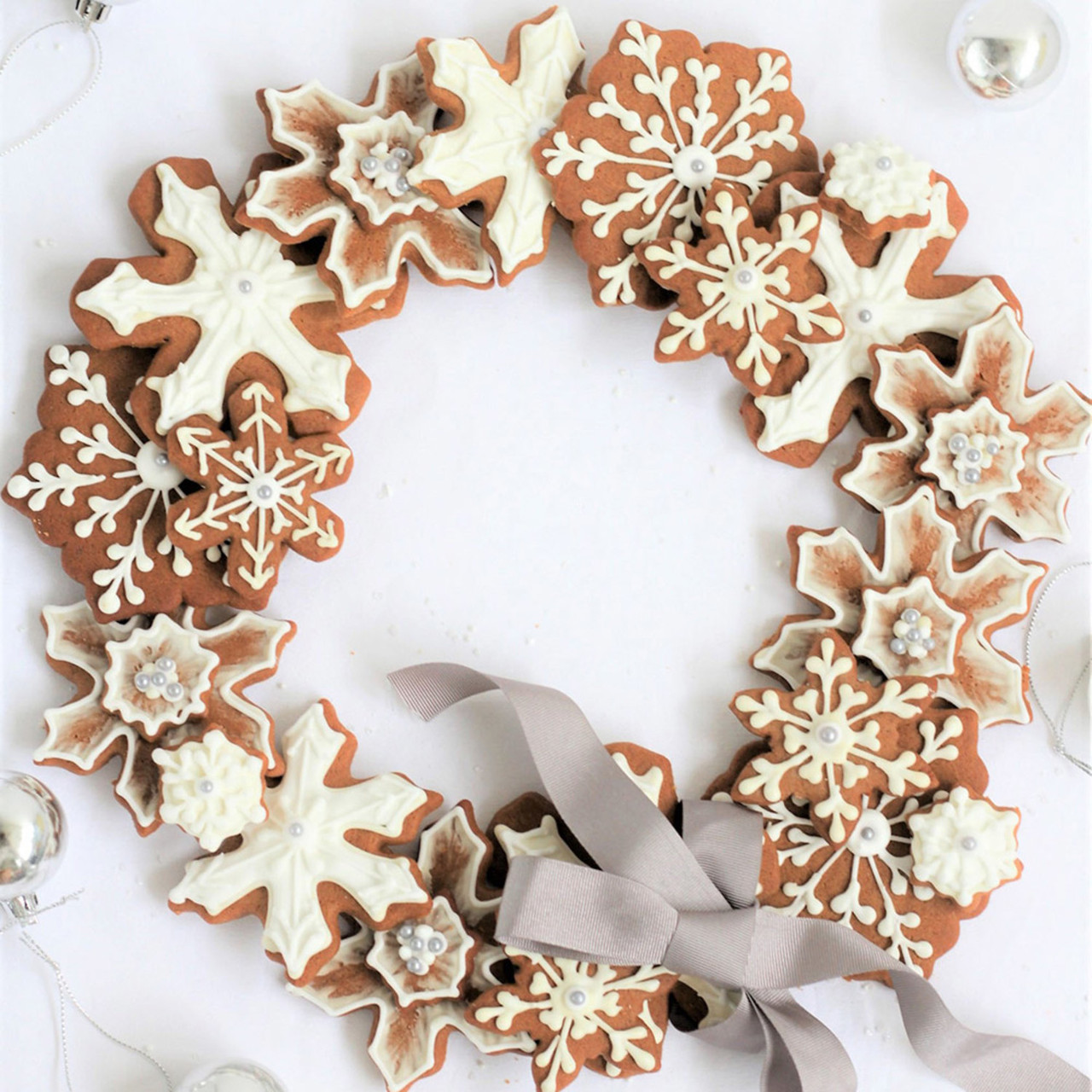 Snowflake Cookie Wreath - Wilton