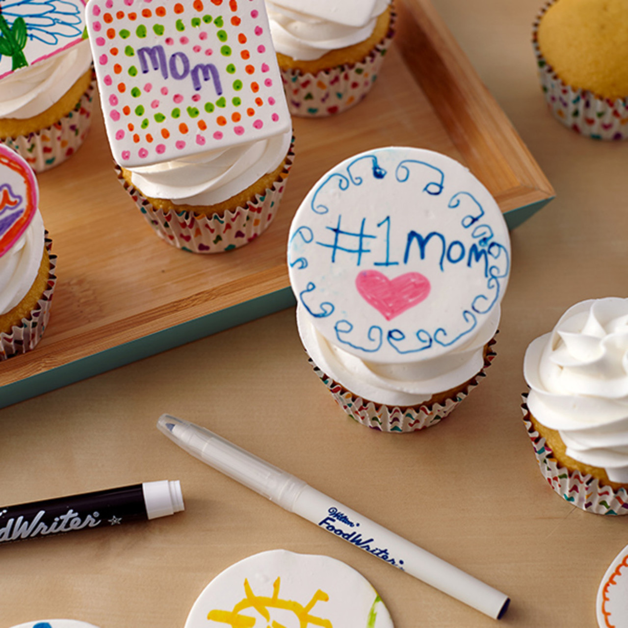 Mother's Day Message Plaque Cupcakes - Wilton