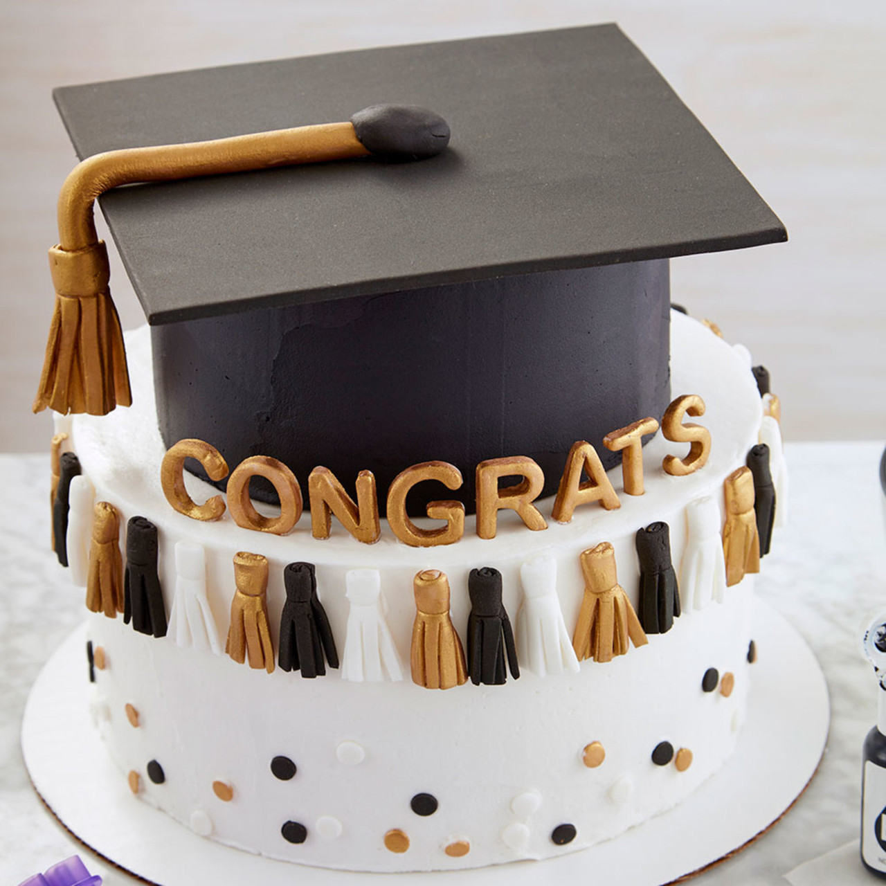 Graduation Cakes – Tiffany's Bakery