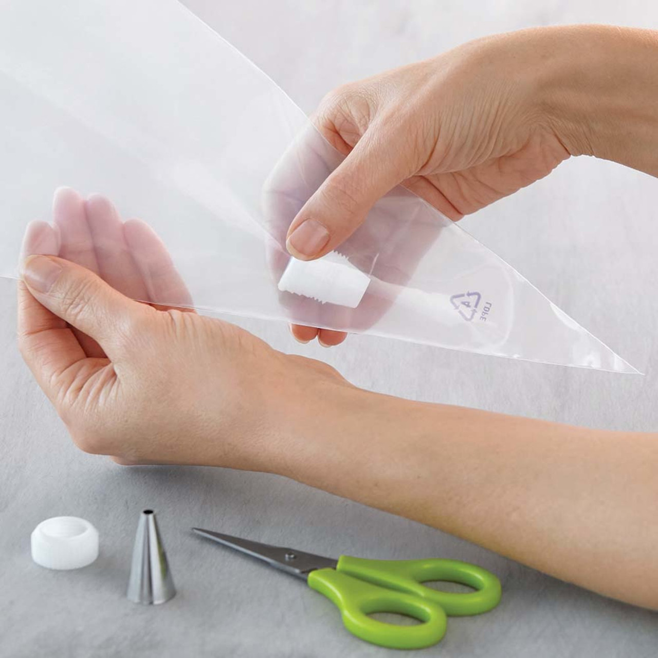 WILTON Disposable Piping Bag - 12