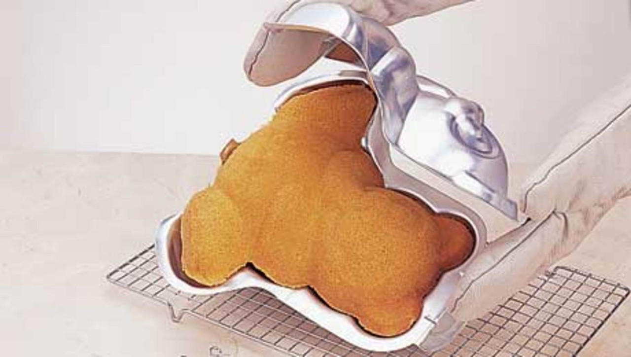 Baking 3D Bear Cake - Wilton