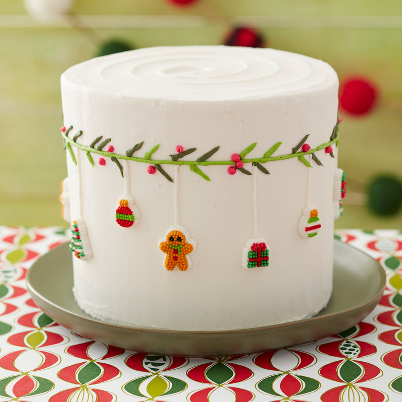 Buttercream Ridges Cake with Fresh Flower Clusters and Garland Base - Bay  Tree Cakes