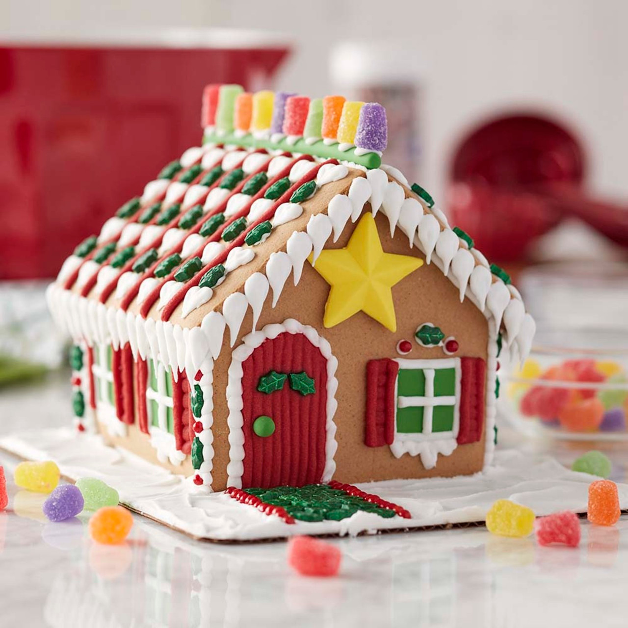 Make the perfect Gingerbread Houses with our Holiday Bakeware Collection