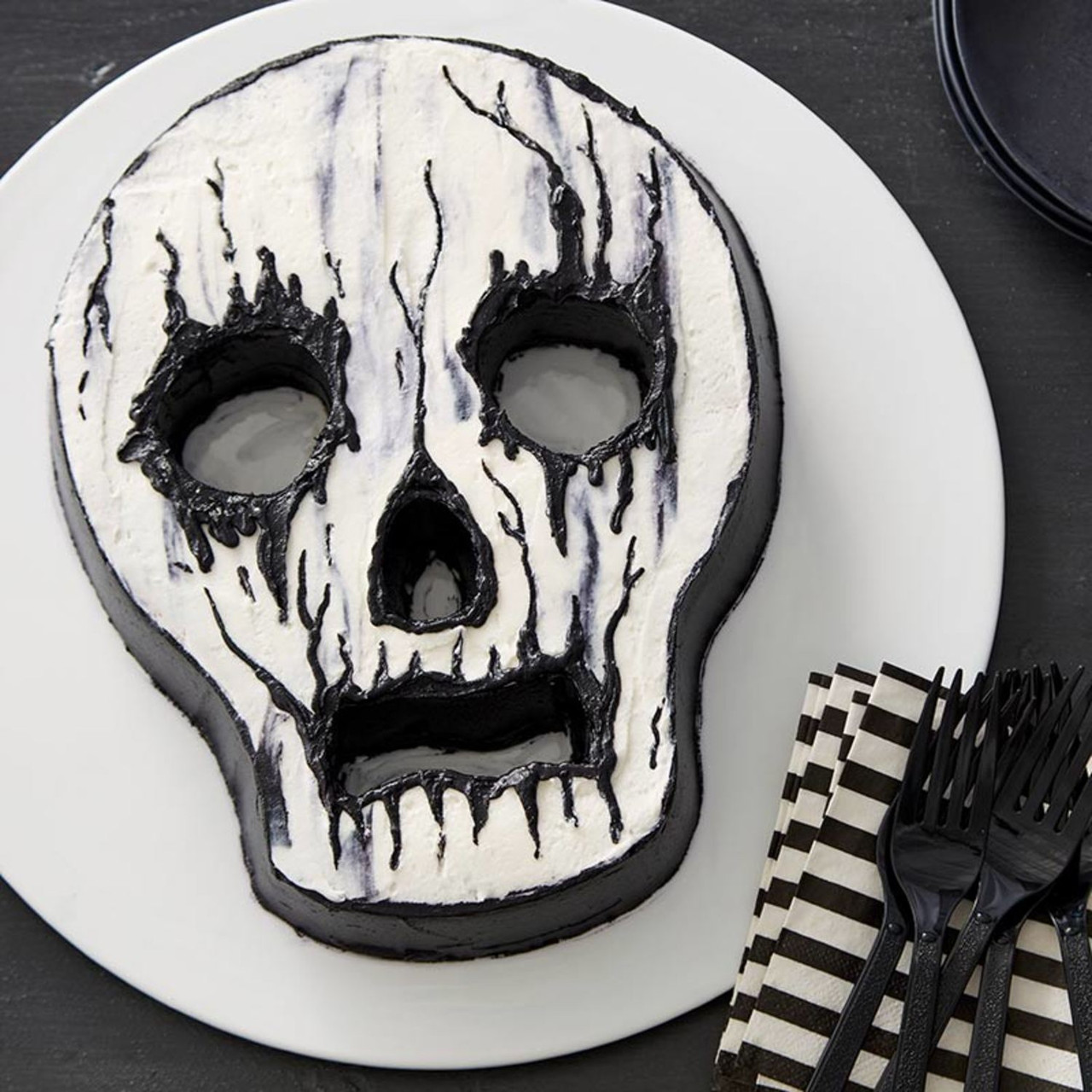 Halloween Skull Cake recipe by Chefclub US original | chefclub.tv