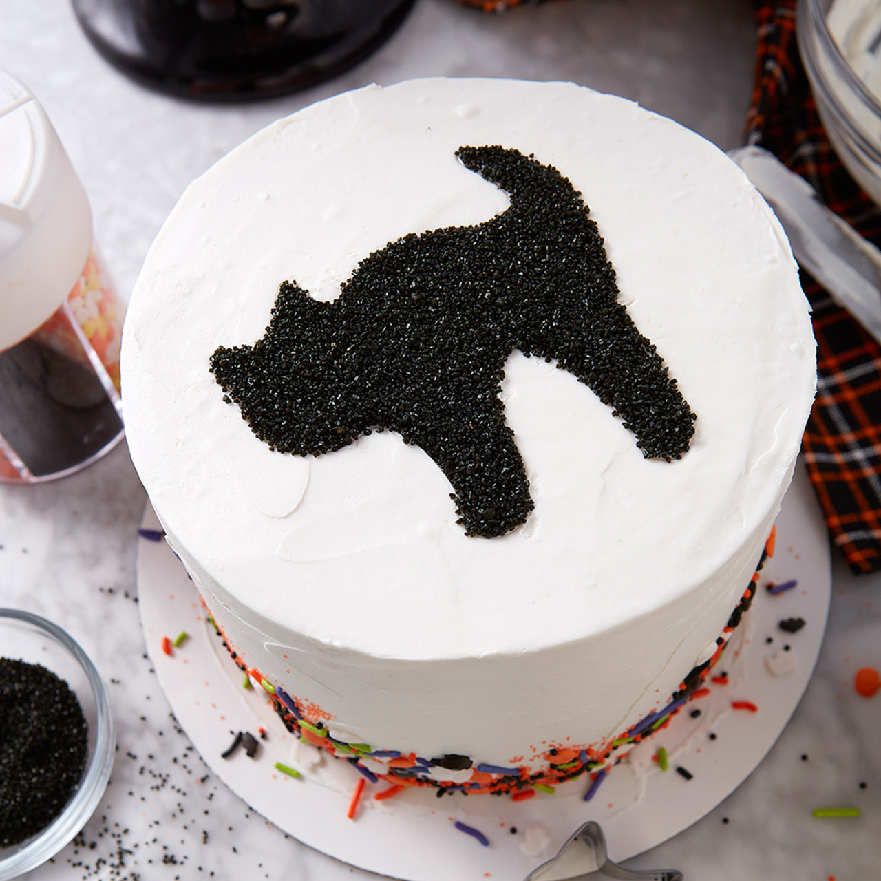 How to Make Black Cat Cake - YouTube