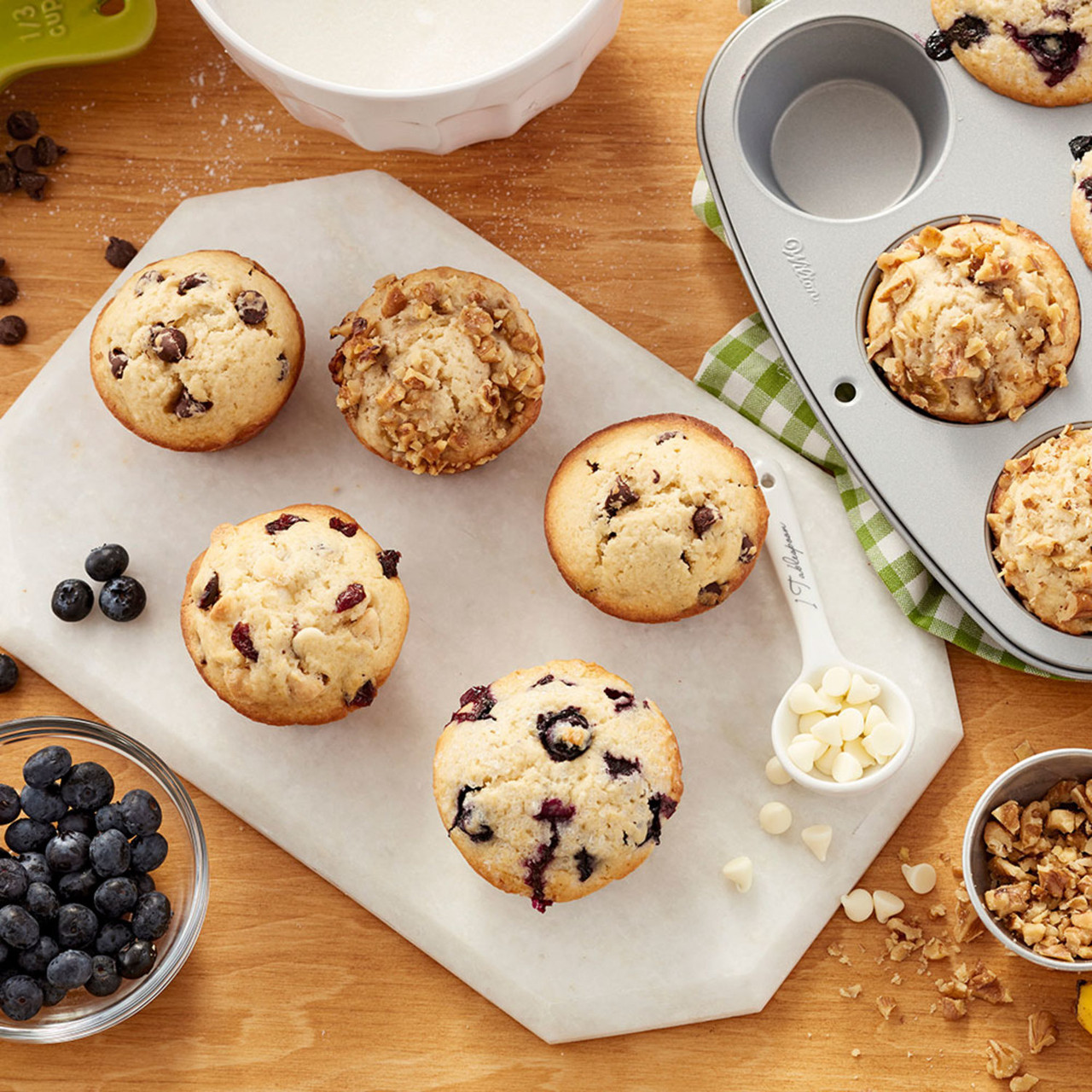  Wilton Recipe Right 24 Cup Mini Muffin Pan: Home & Kitchen