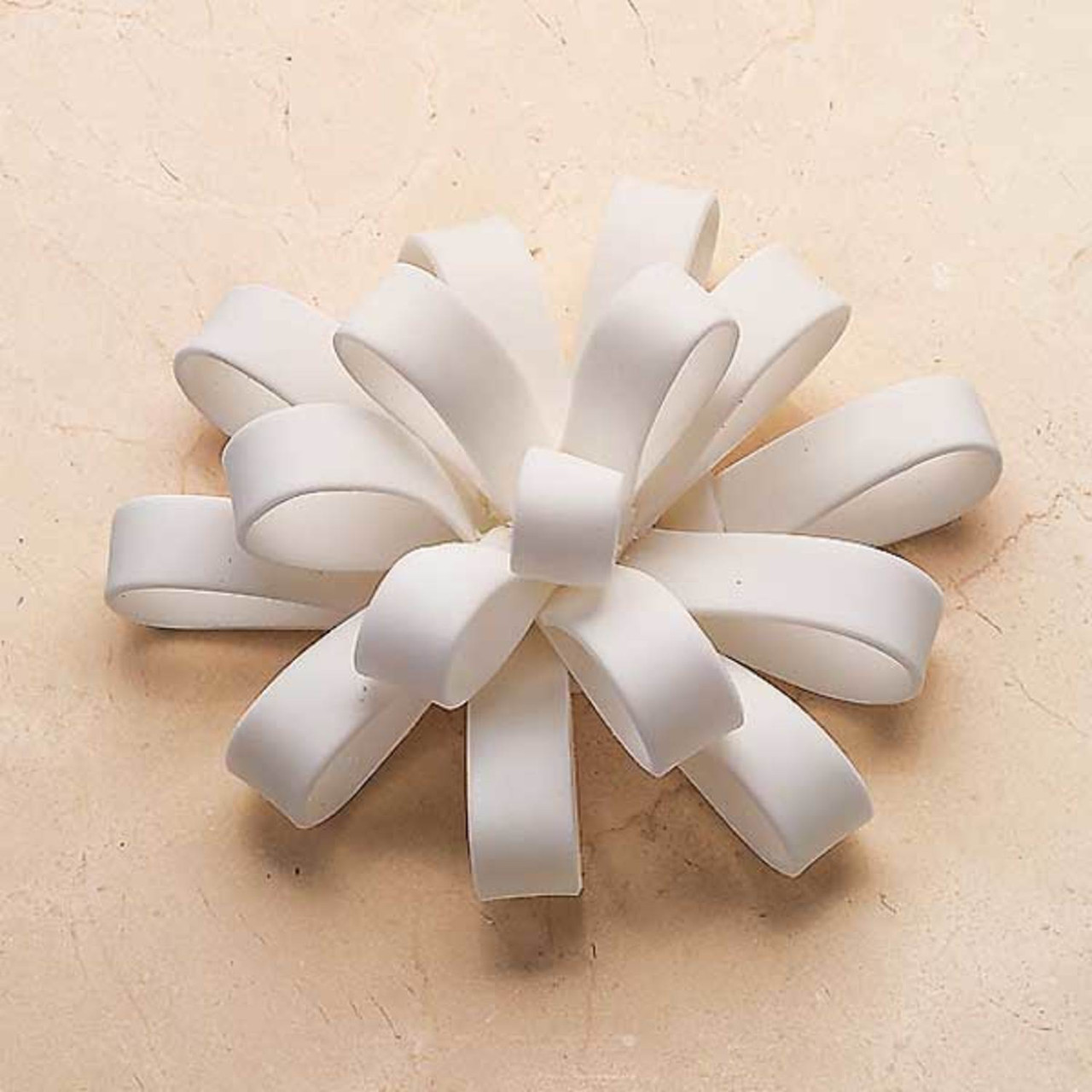 How to Make Fondant Bows & Loops - Wilton