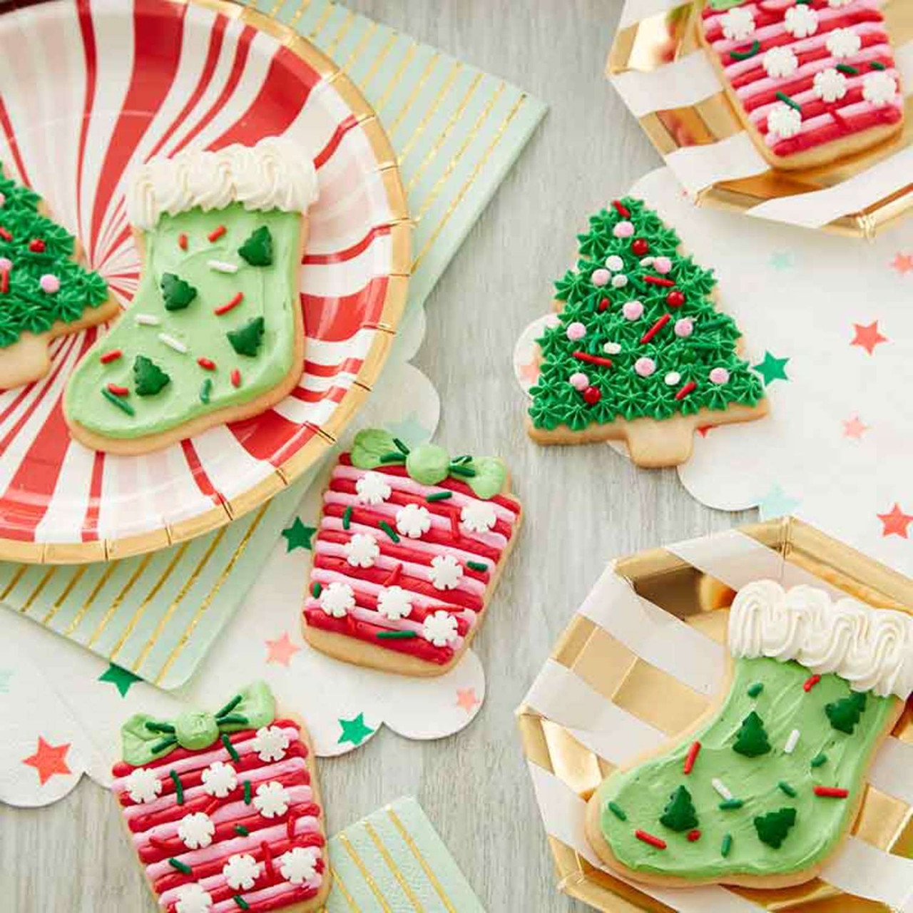 DIY Sugar Cookie Room Spray for a Festive Holiday Season