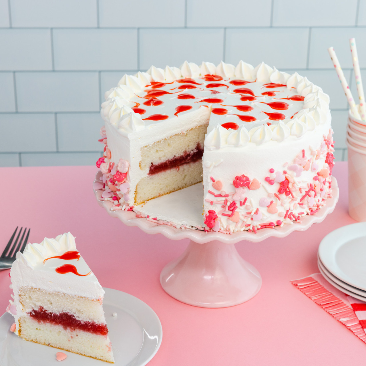 Strawberry Sweetheart Drizzle Cake - Wilton
