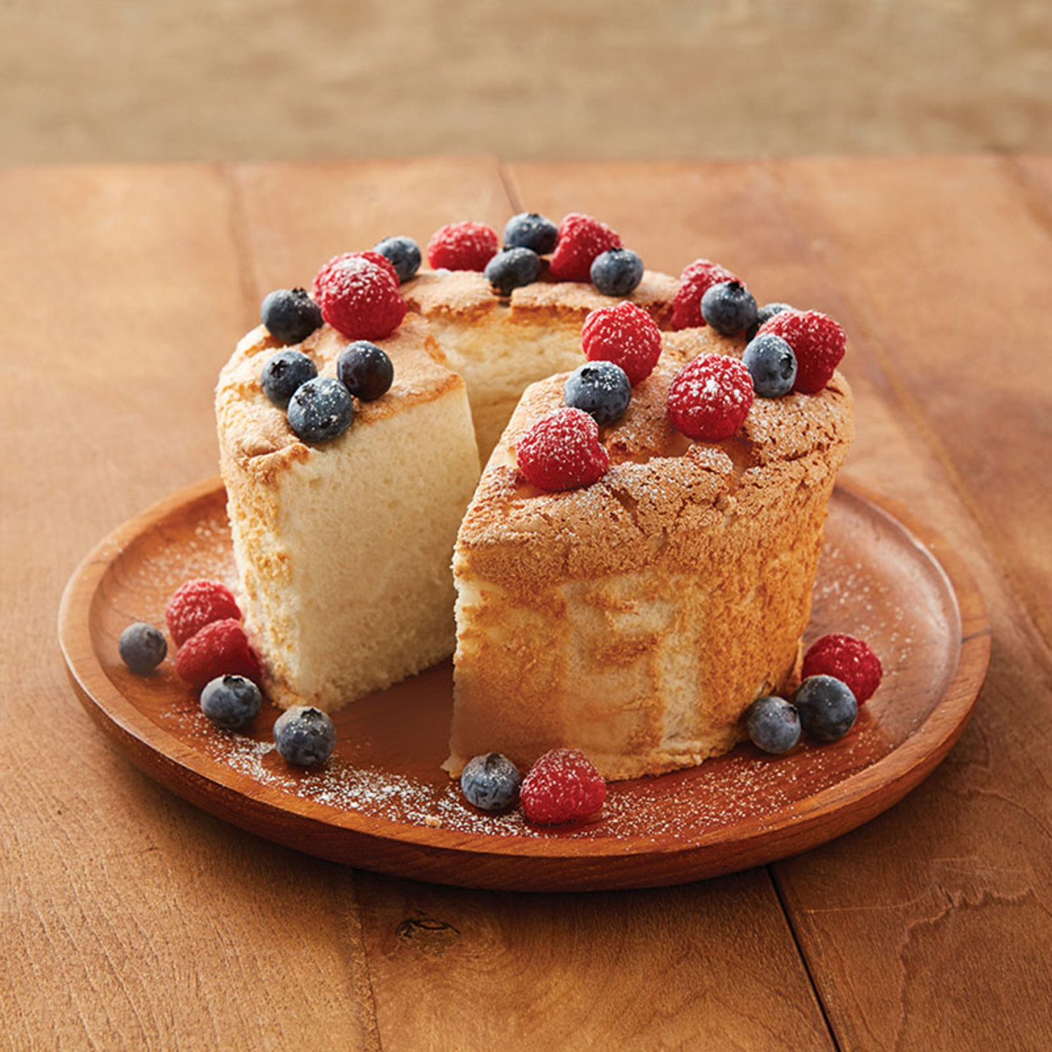 Mini Angel Food Cake with Fresh Berries Wilton