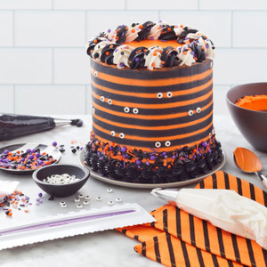 Frost & Flourish: Cake Decorating Basics - Spooky Season
