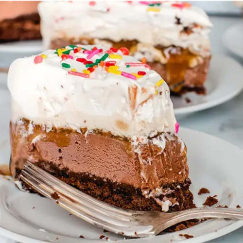 ice-cream-cake-slice-jennys-cookies.jpg|1